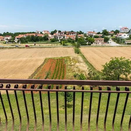 Gæstehus Stancija Lindi Porec 3*