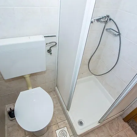 Stancija Lindi Porec Pensionat Vrvari